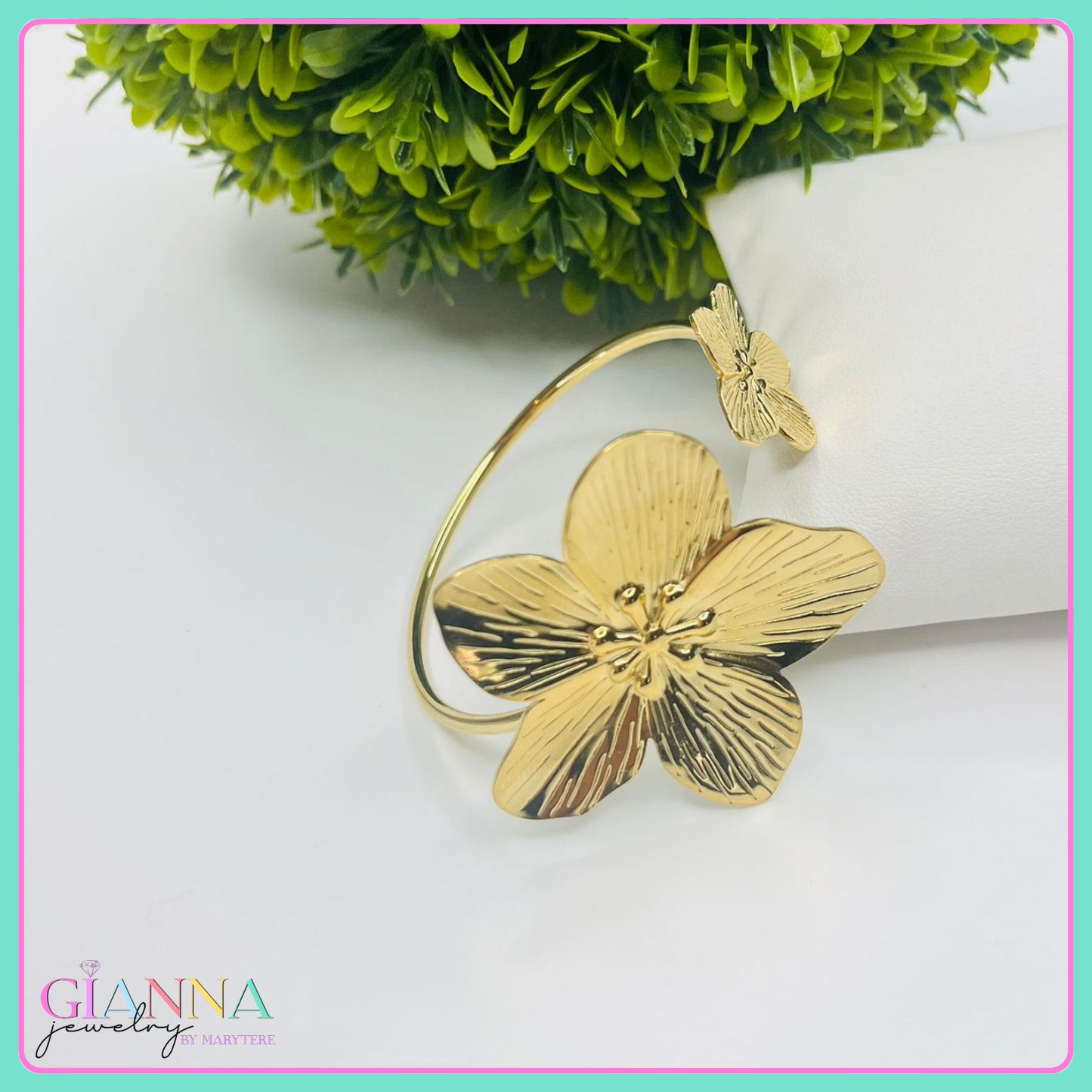 Flower Bangle Bracelet "Amapola"