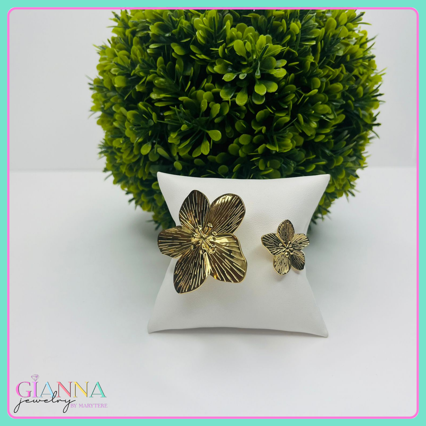 Flower Bangle Bracelet "Amapola"